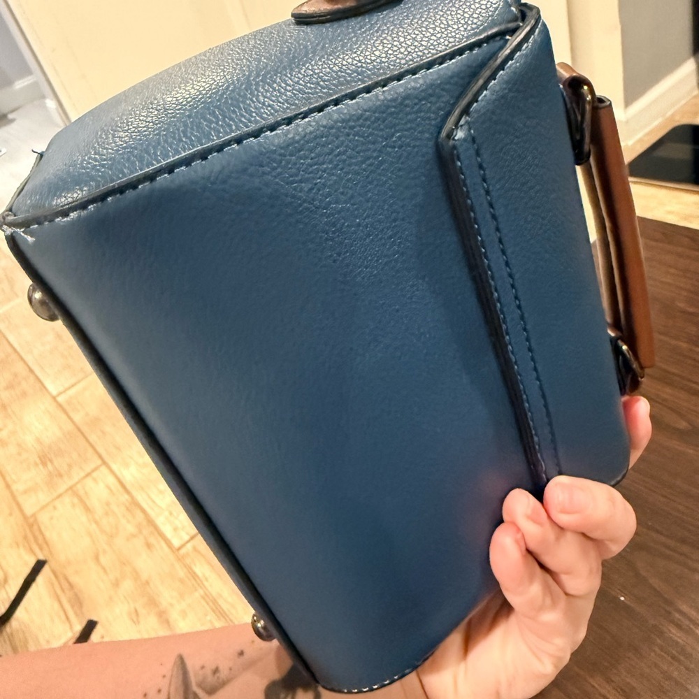 Elegant Blue Mini Bag - Picture 4 of 7